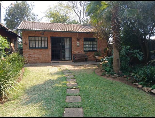 3 BEDROOM HOUSE FOR SALE IN HELIKON PARK